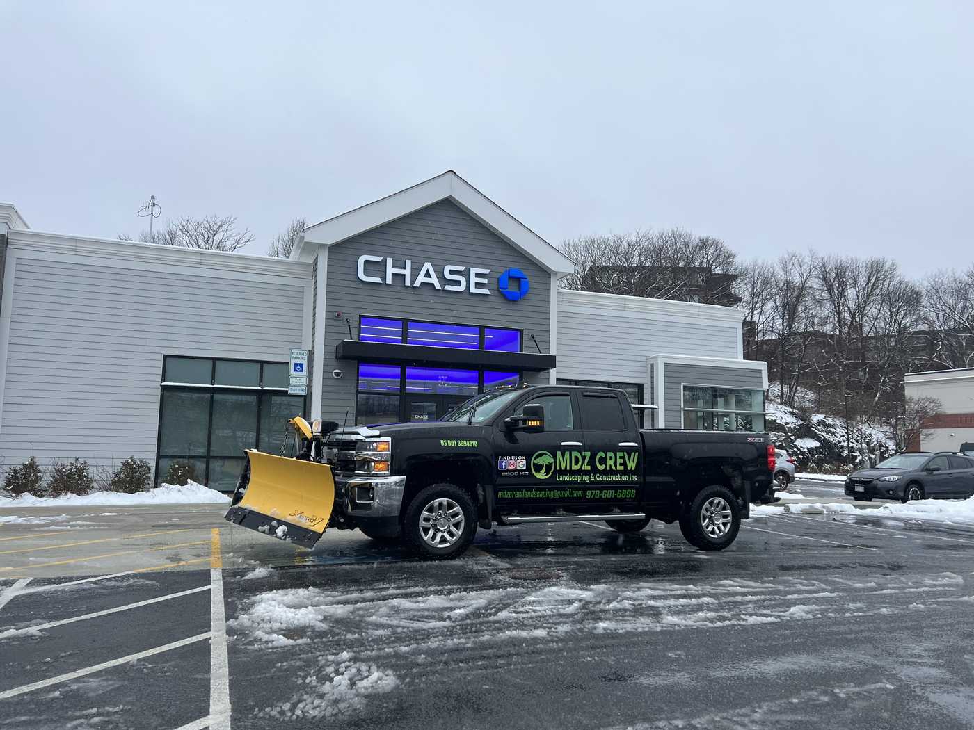 patio paving design MDZ Crew driveway installation near Woburn MA